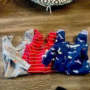 Bundle - Carter’s - 3 Pack Footed Sleepers 9months Boys
